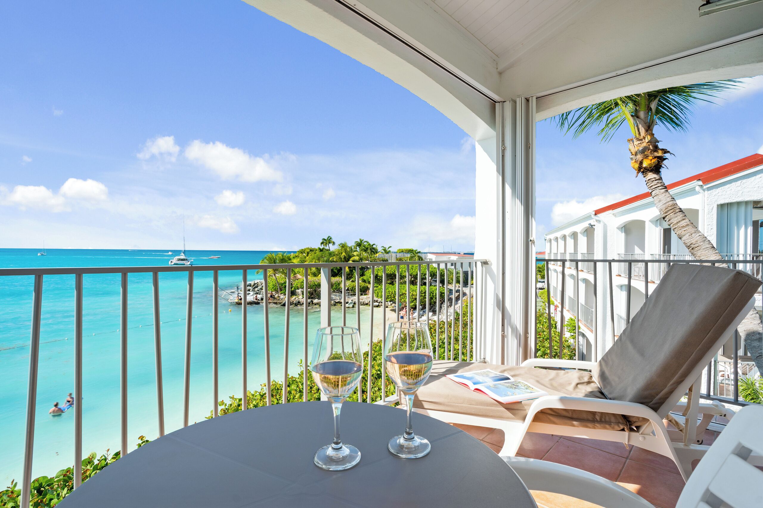 Standard Room, 1 Bedroom, Oceanfront | Egyptian cotton sheets, premium bedding, down duvets, in-room safe