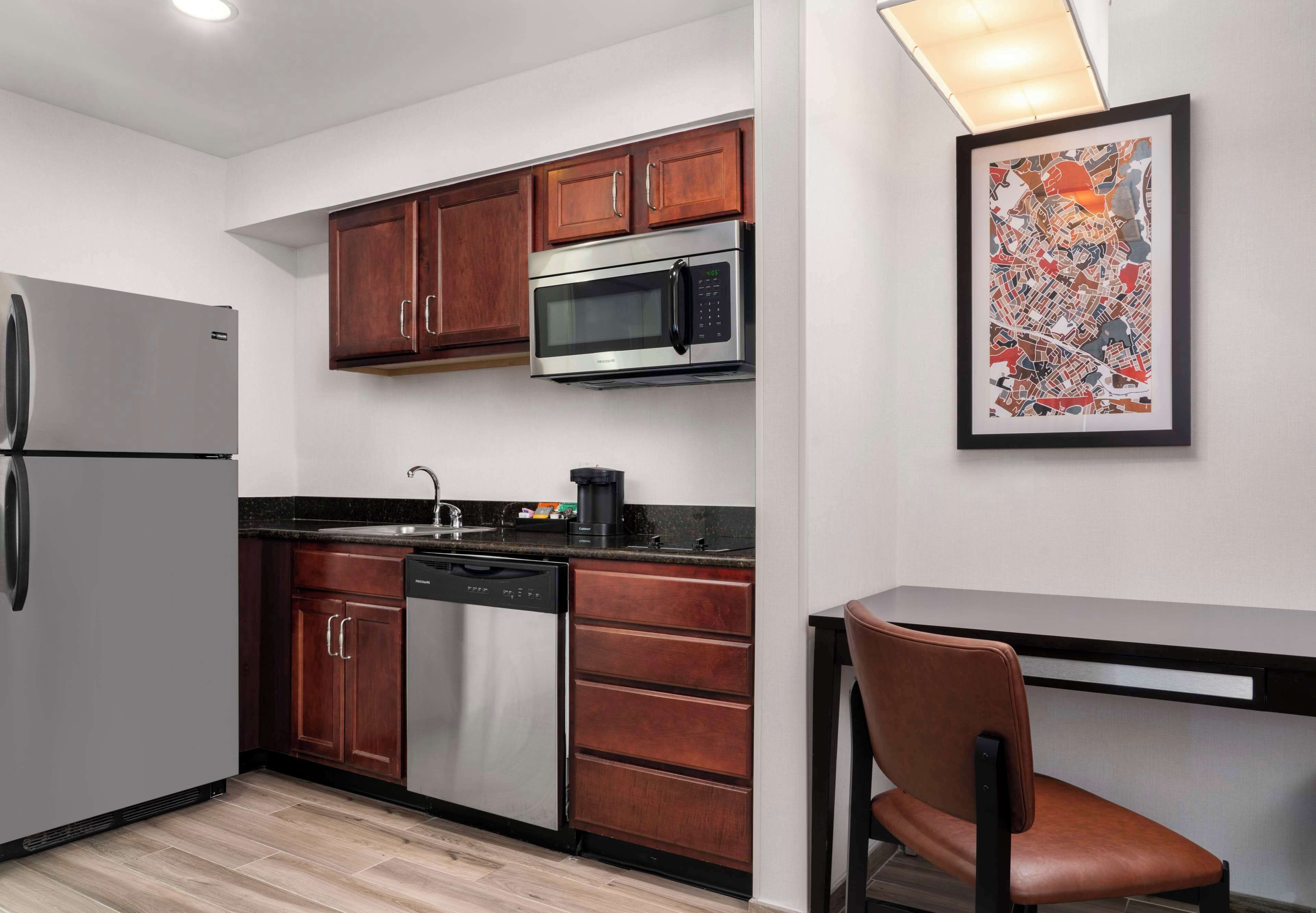 suite, 1 queen bed | private kitchenette | fridge, microwave, stovetop, dishwasher