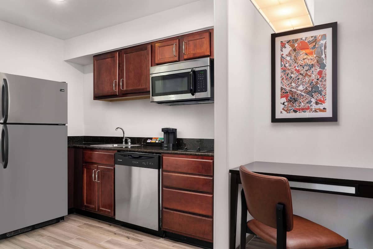 suite, 1 queen bed | private kitchenette | fridge, microwave, stovetop, dishwasher