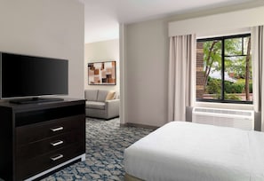 Studio, 1 Queen Bed, Accessible (Mobility & Hearing, Roll-in Shower) | Desk, iron/ironing board, free WiFi, bed sheets