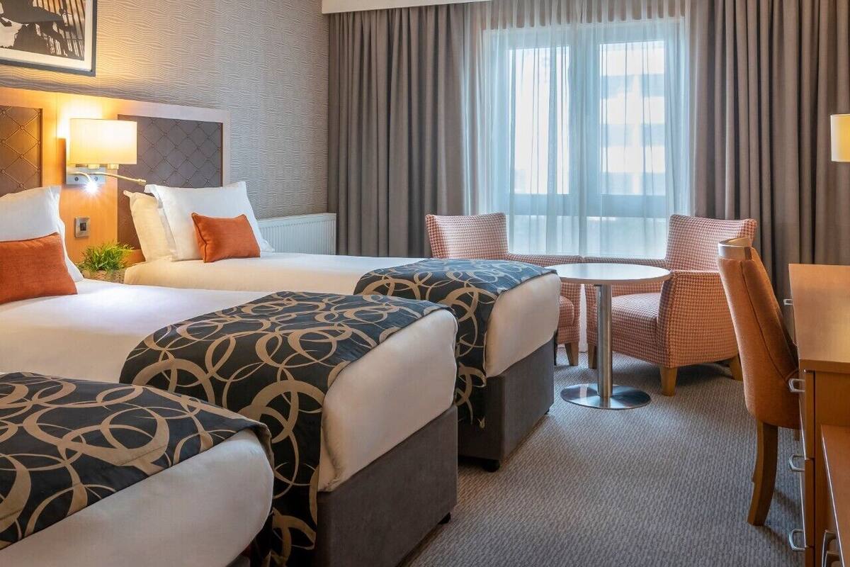 triple room | egyptian cotton sheets, premium bedding, in-room safe, desk