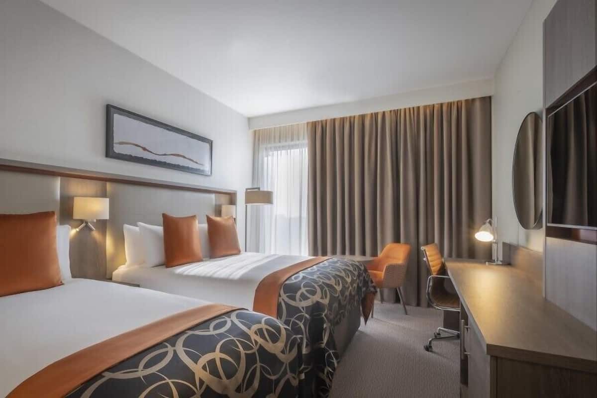 King & Single Room | Lakens van Egyptisch katoen, luxe beddengoed, een kluis op de kamer