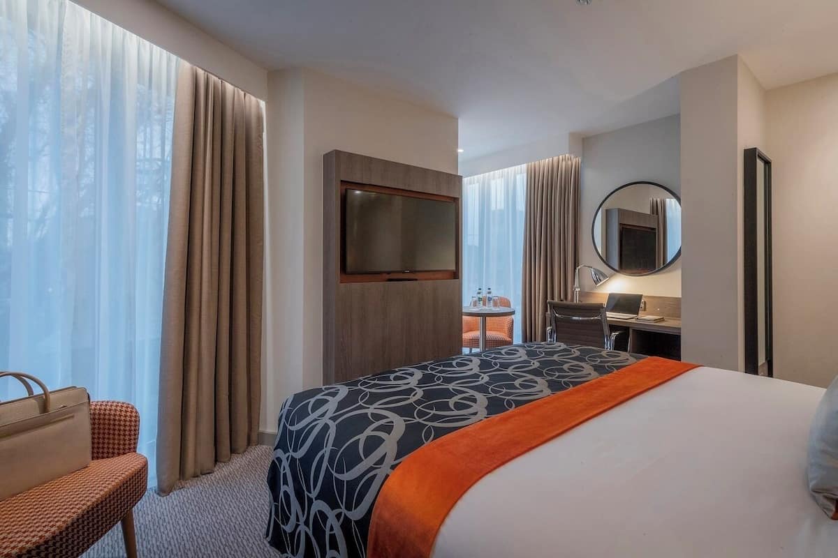 Deluxe Double Room | Lakens van Egyptisch katoen, luxe beddengoed, een kluis op de kamer