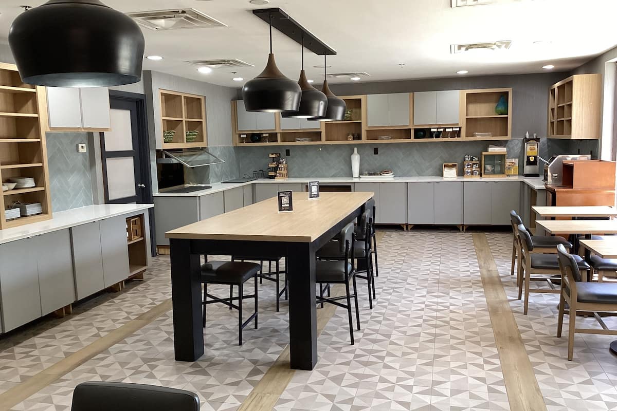 lunch and dinner served, american cuisine