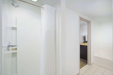 Country Inn Suites by Radisson, Orlando Airport, FL - Image 8