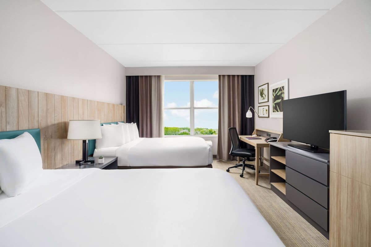 in-room safe, desk, laptop workspace, iron/ironing board