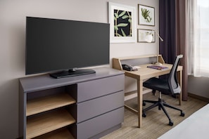 1 bedroom, in-room safe, desk, laptop workspace