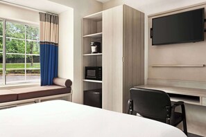 Standard Room, 1 Queen Bed, Accessible, Non Smoking | In-room safe, desk, laptop workspace, iron/ironing board