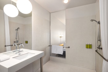 Classic ADA | Accessible bathroom at The Delphi Hotel