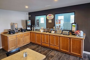 Free daily continental breakfast