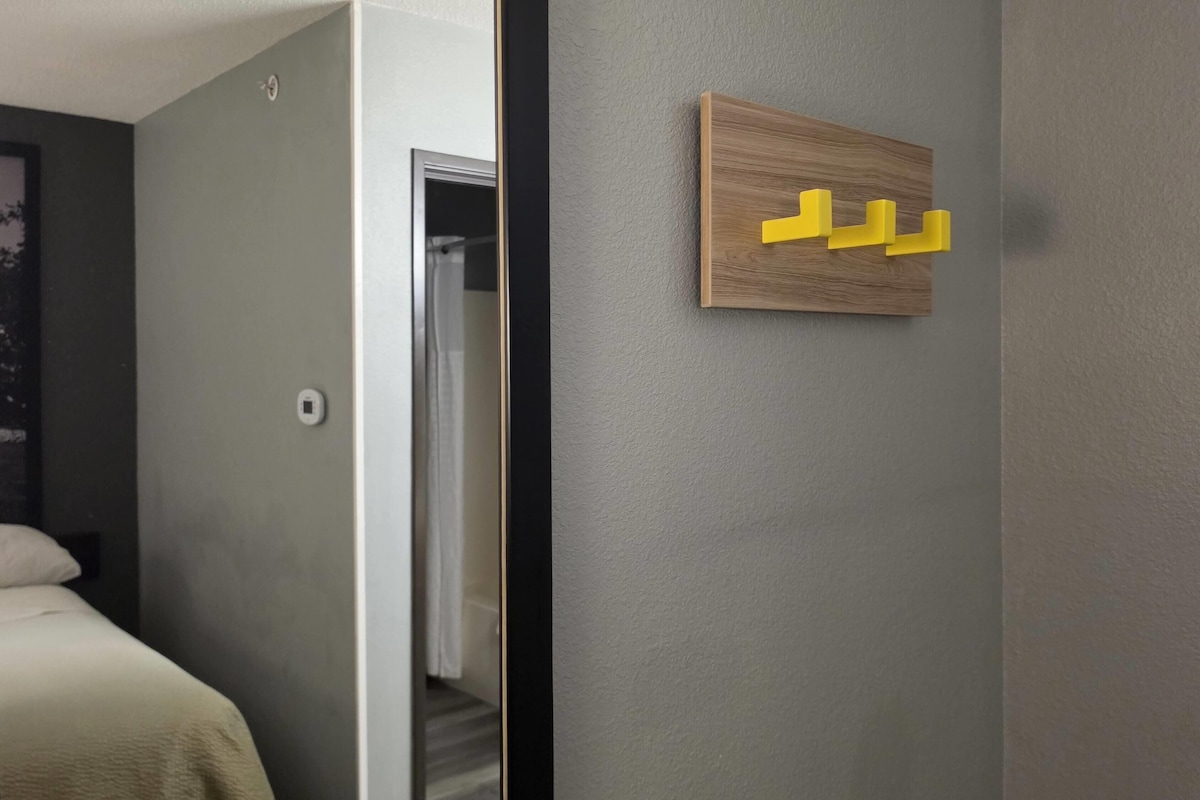 In-room safe, desk, cribs (free), WiFi (free)
