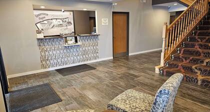 Super 8 by Wyndham Cloverdale IN