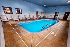 Indoor pool, pool loungers