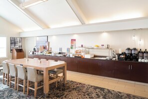 Free buffet breakfast 