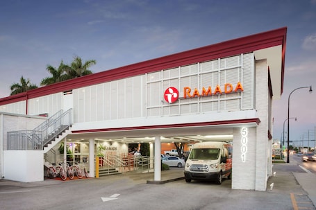 Exterior. Ramada by Wyndham Miami Springs/Miami International Airport