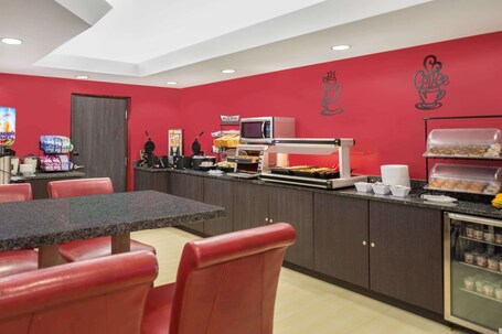 Ramada by Wyndham Miami Springs Miami International Airport - Image 4