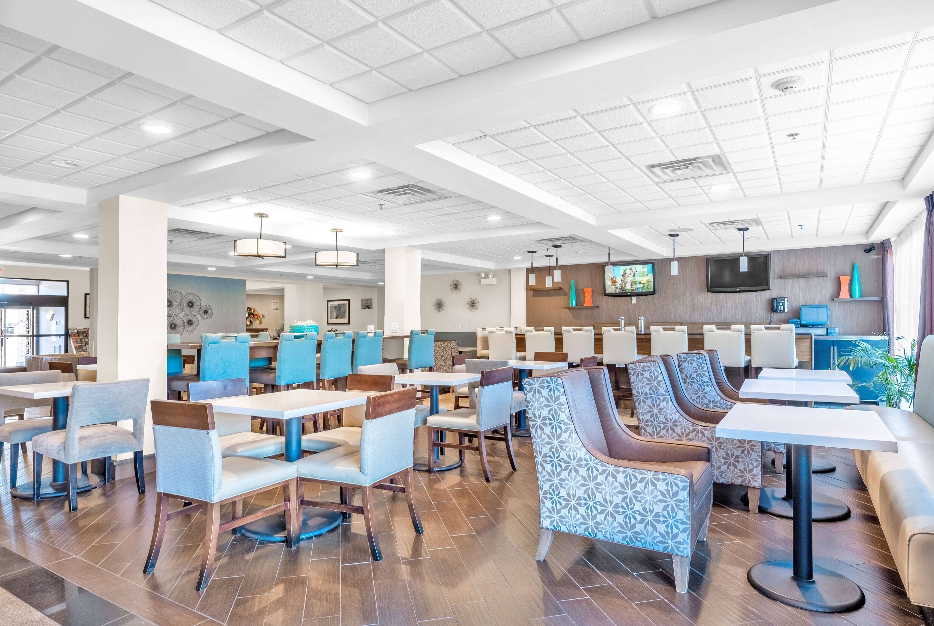 Free daily self-serve breakfast