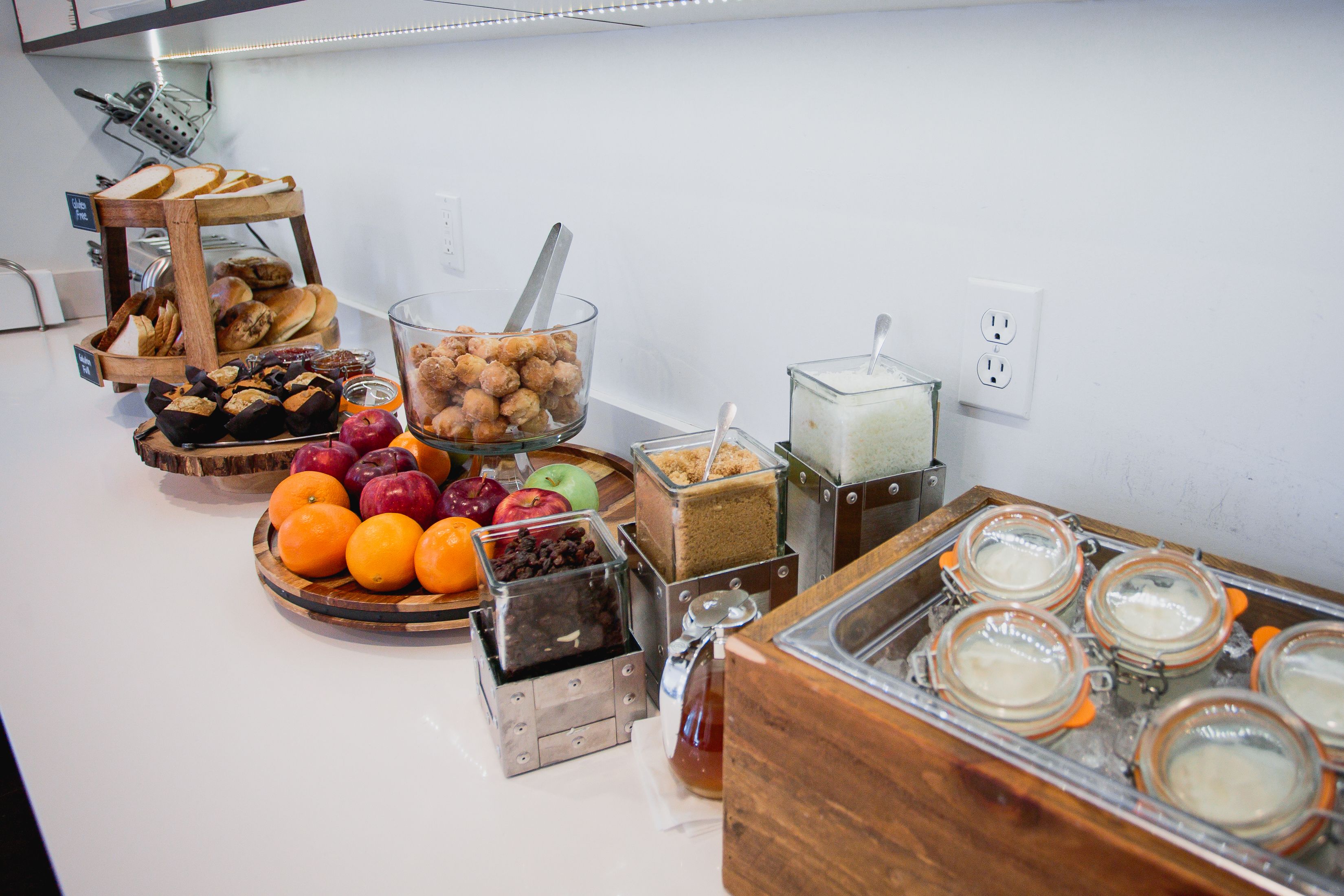 free daily continental breakfast