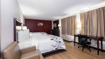 Deluxe kamer, 2 queensize bedden, toegankelijk voor mindervaliden (Smoke Free) | Een bureau, een strijkplank/strijkijzer, gratis babybedden, gratis wifi