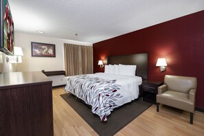 Suite, 1 King Bed (Smoke Free)