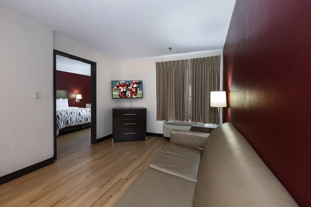 Red Roof Inn & Suites Dover Downtown