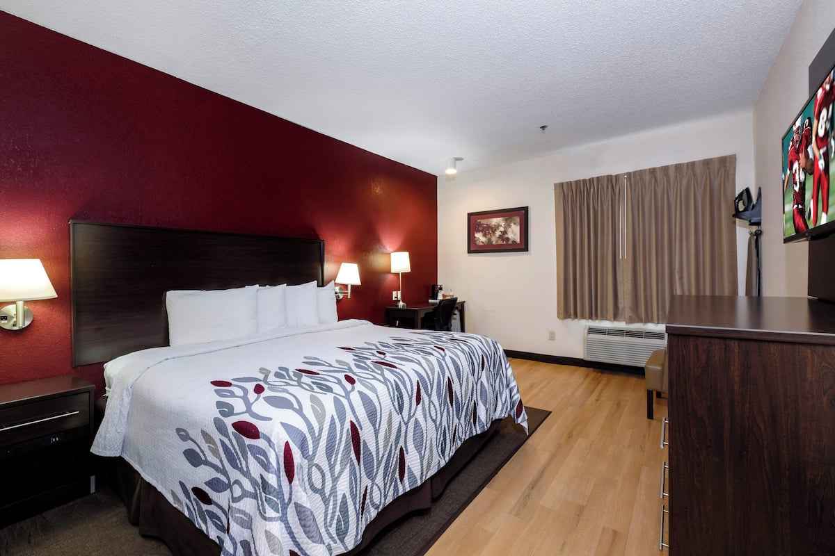 Desk, iron/ironing board, cribs (free), WiFi (free)