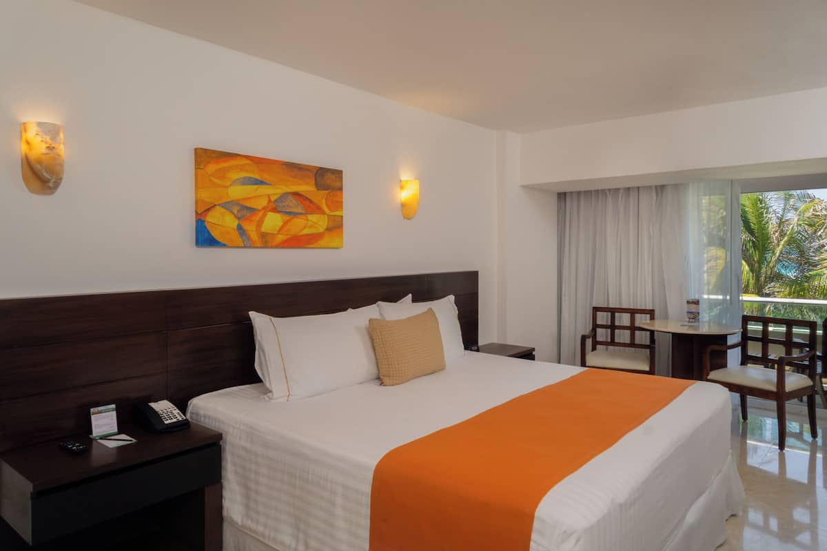 Free minibar, in-room safe, blackout drapes, soundproofing