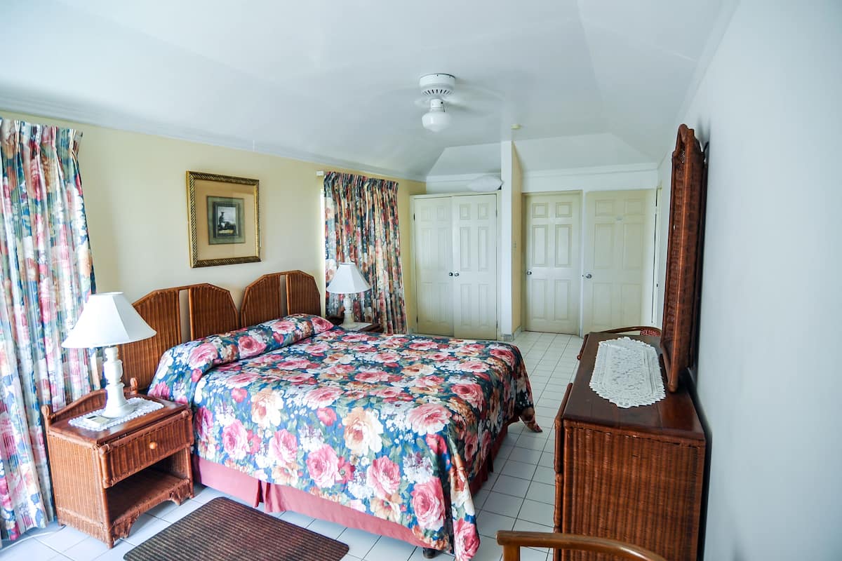 Apartment, 1 Bedroom, Kitchen | Memory foam beds, individually decorated, individually furnished