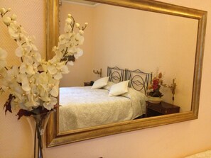 1 chambre, literie de qualité supérieure, couette en duvet d'oie