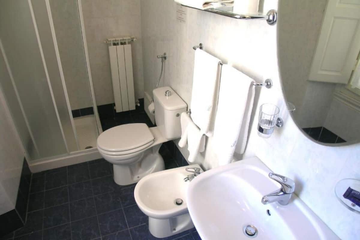 1 bedroom, premium bedding, down duvets, Select Comfort beds