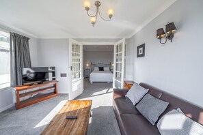 Deluxe Double Room | 1 bedroom, premium bedding, iron/ironing board, free WiFi