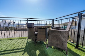 Premium Double Room, 1 King Bed, Lake View