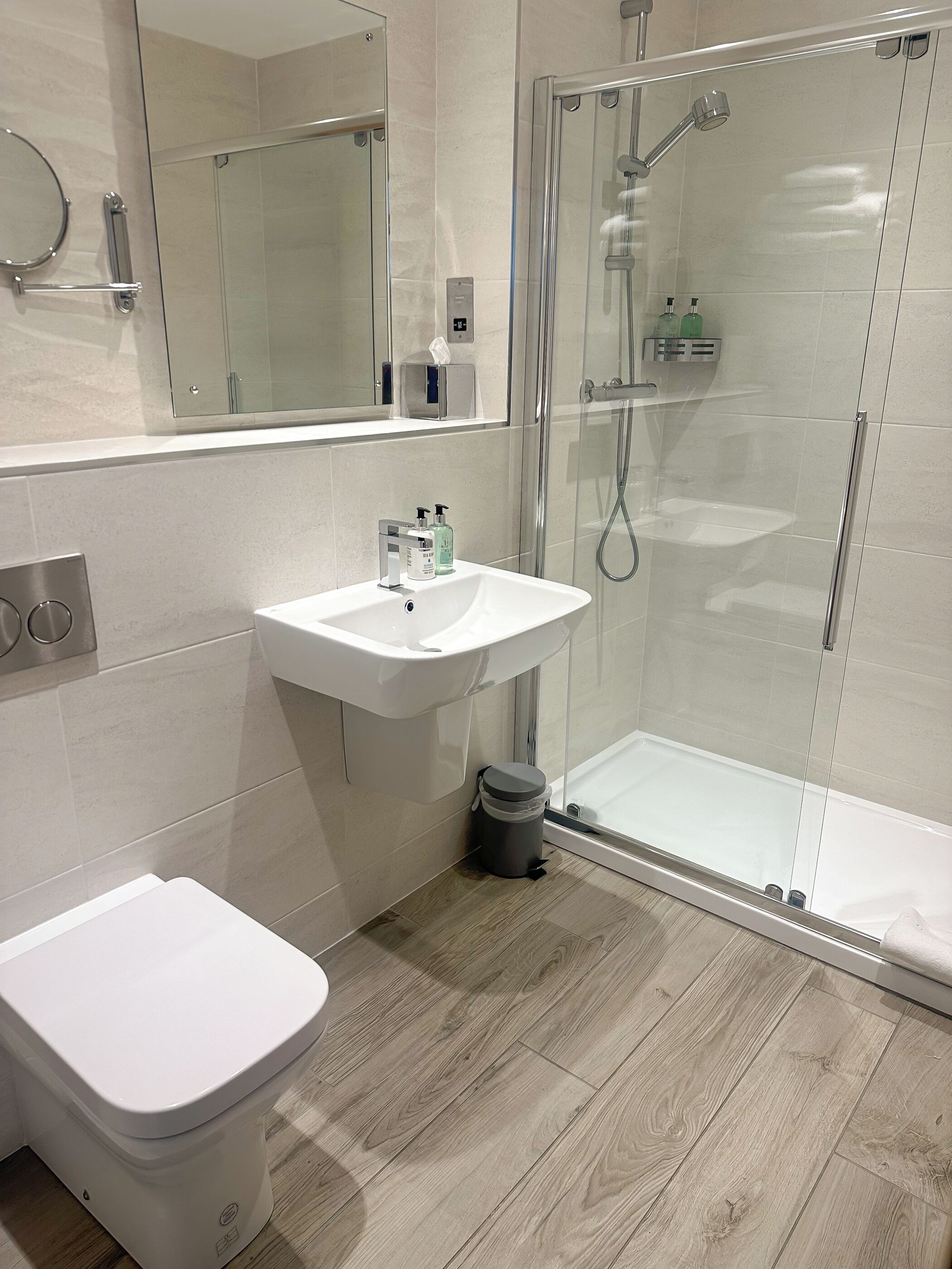 executive double or twin room | 1 bedroom, in-room safe, desk, iron/ironing board