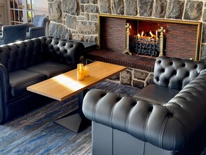 Coin salon dans le hall