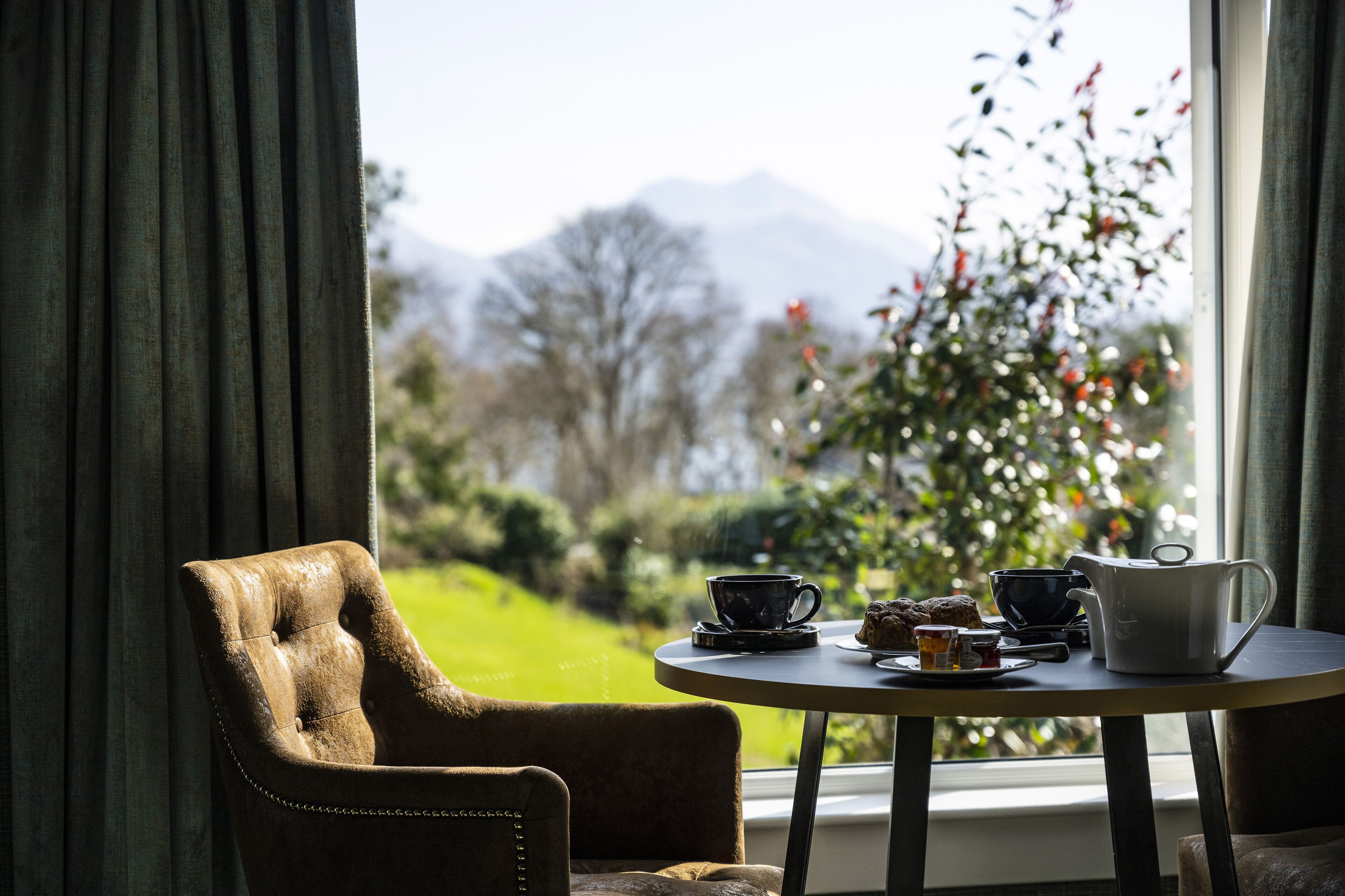 cottage, 2 bedrooms | living area | 24-inch tv with satellite channels