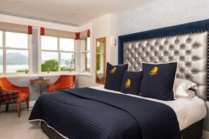 Phòng Deluxe | Bộ đồ giường cao cấp, minibar, trang trí khác biệt 