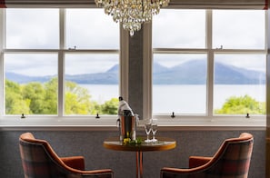 Seaview Deluxe | Premium bedding, minibar, individually decorated, individually furnished