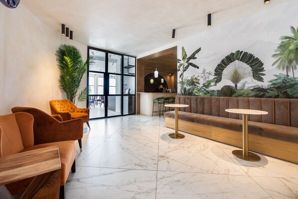 Lobby lounge