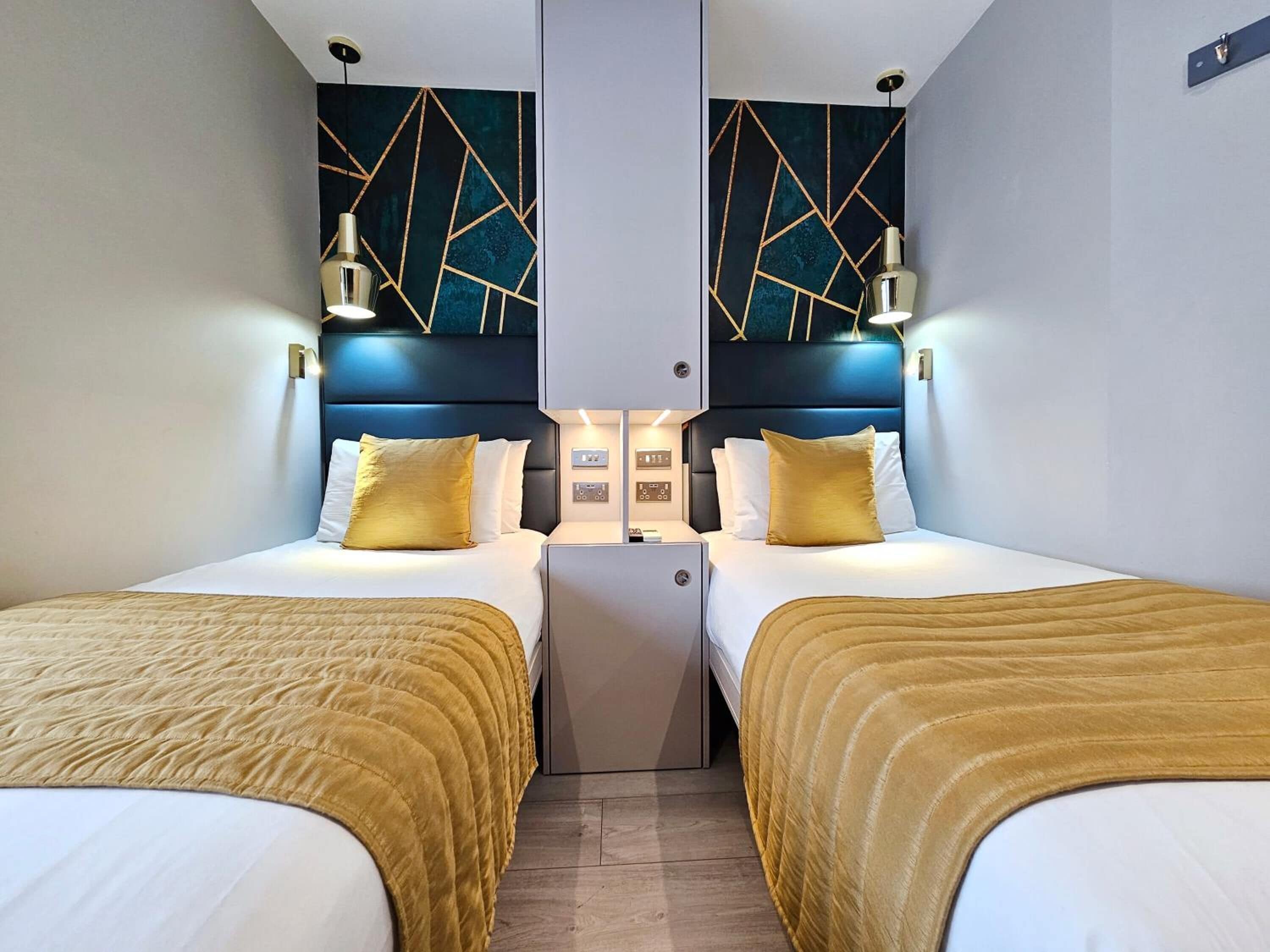 In-room safe, blackout drapes, soundproofing