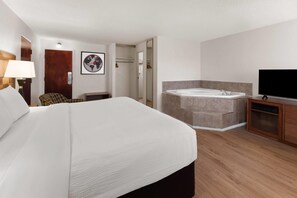 Studio Suite, 1 King Bed, Non Smoking, River View | Jetted tub