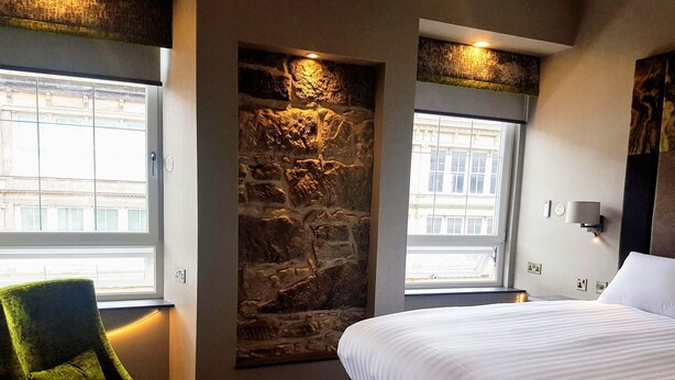 In-room safe, desk, soundproofing, WiFi (free) - Rennie Mackintosh Station Hotel (Glasgow)