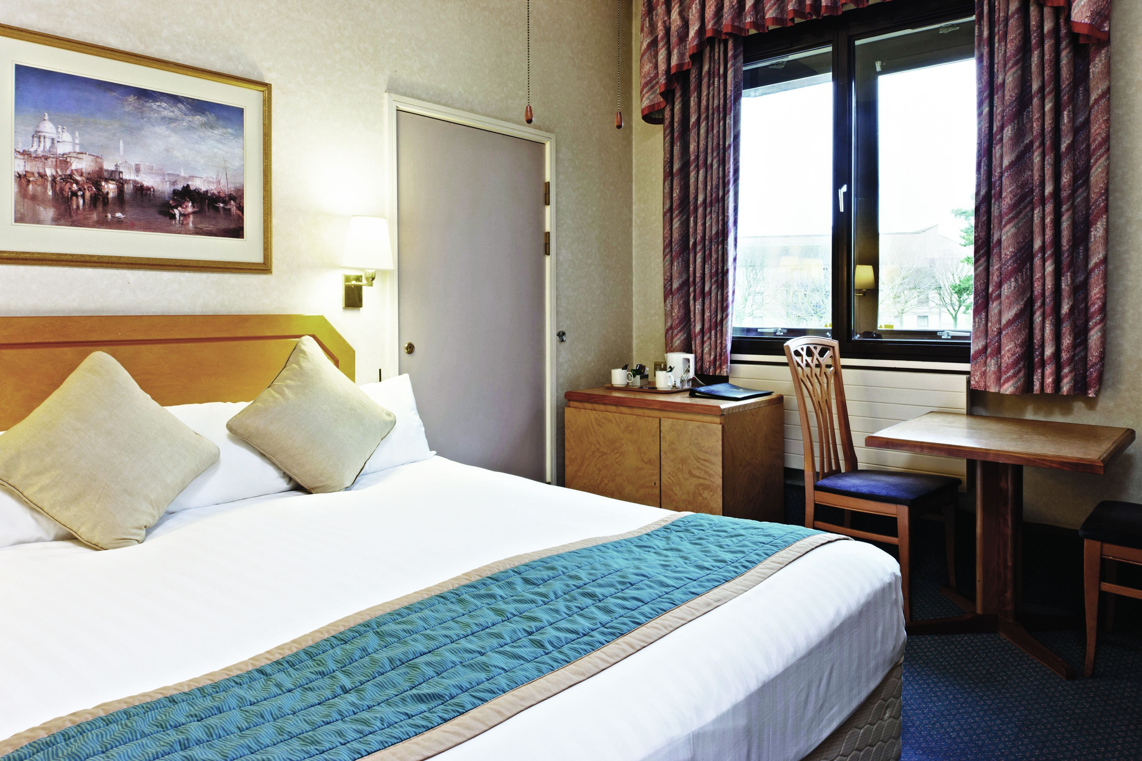 In-room safe, desk, iron/ironing board, free WiFi