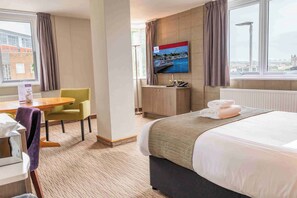 In-room safe, desk, iron/ironing board, free WiFi - Copthorne Hotel Plymouth (Plymouth)