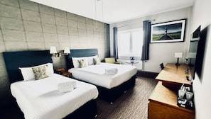 Standard-Doppelzimmer (With Single Bed)