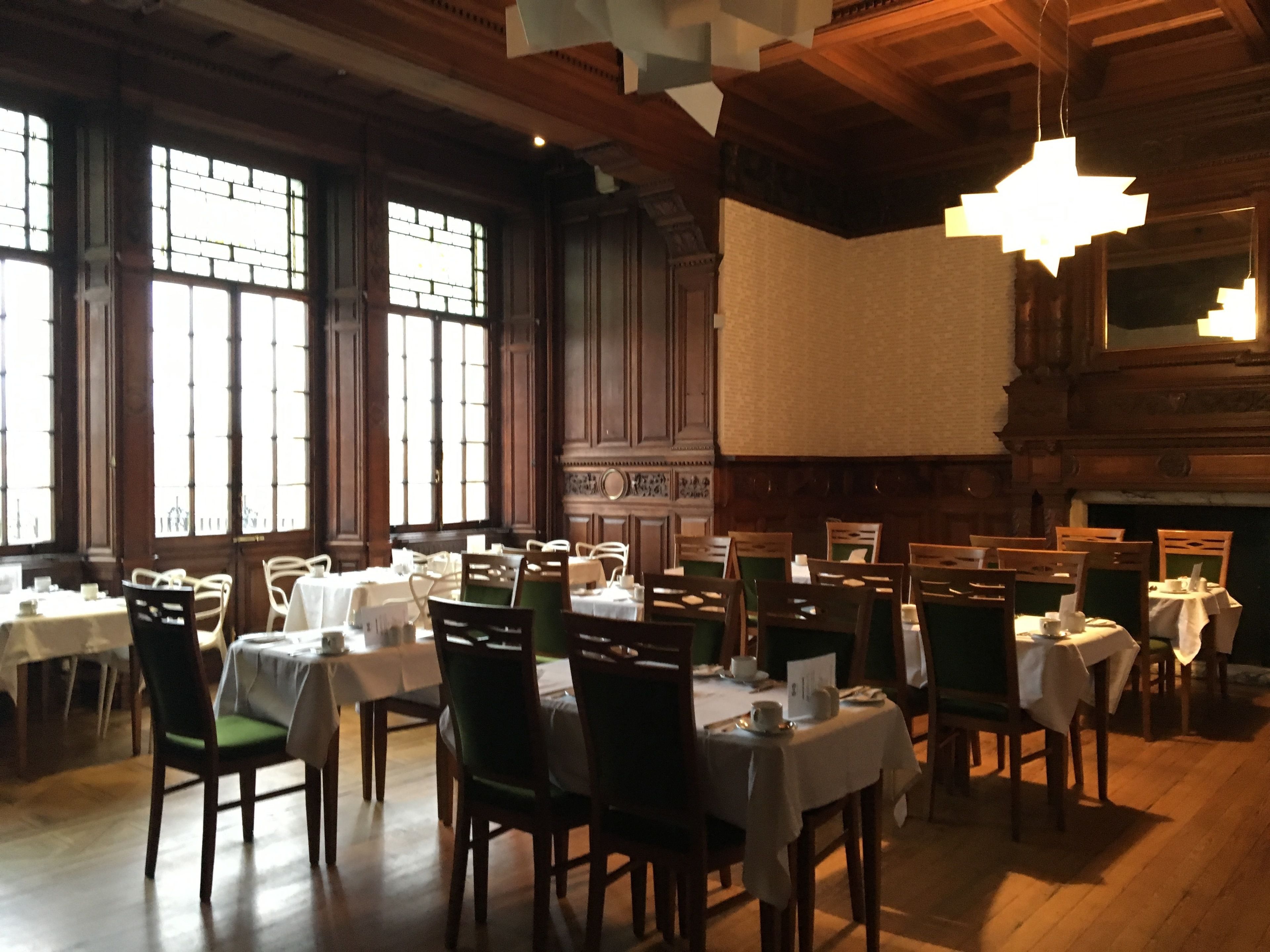 Free daily full breakfast 