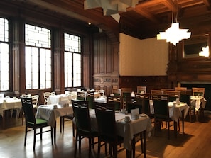 Petit déjeuner complet compris tous les jours