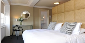 Suite Familiale | Bureau, fer et planche à repasser, Wi-Fi gratuit, draps fournis