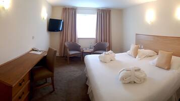 Desk, iron/ironing board, wheelchair access