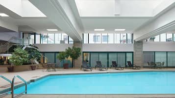 Zimmer, 2 Doppelbetten, Nichtraucher, Poolzugang | Pool | Innenpool