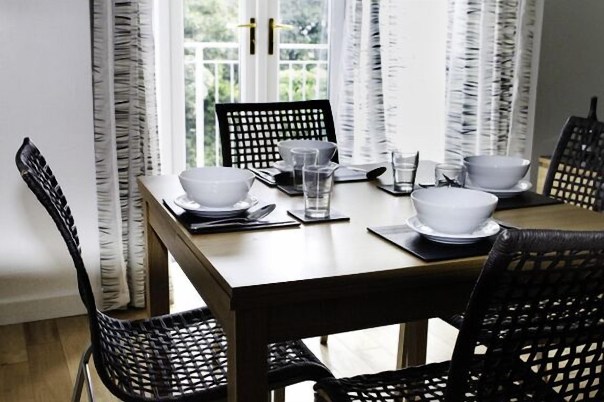Standard Suite, 2 Bedrooms, Balcony (Suite 5) | In-room dining